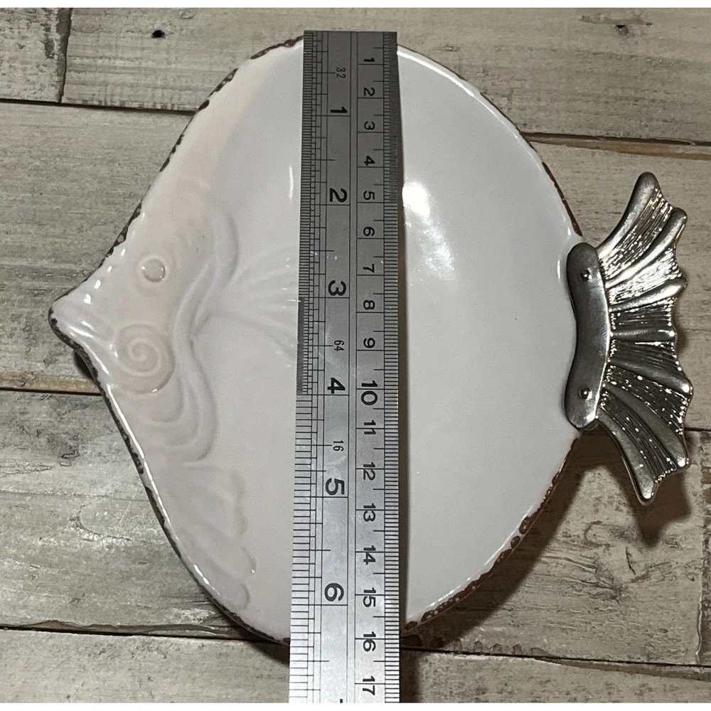 Sanibel By Mud Pie‎ Fish Plate, White Glazed Terracotta Plate W/Silver
